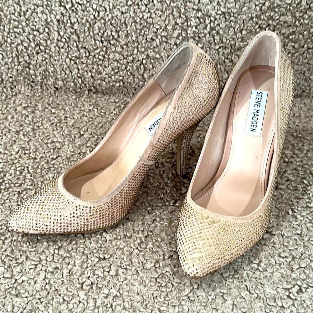 Studded pumps